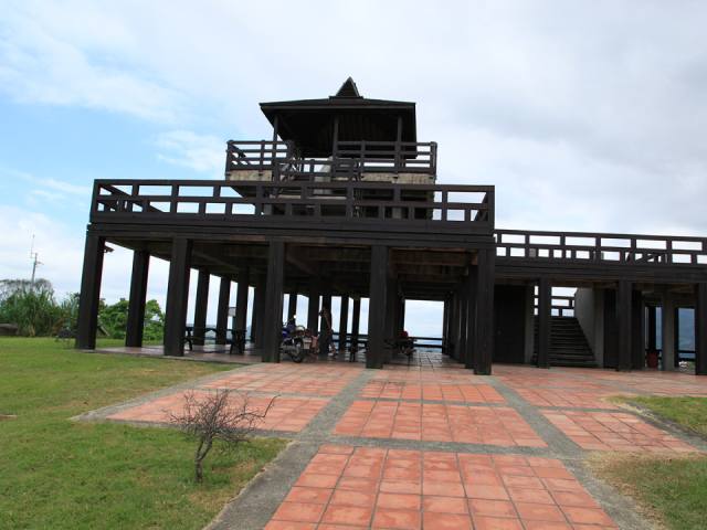 鹿野高台：木造觀景台
